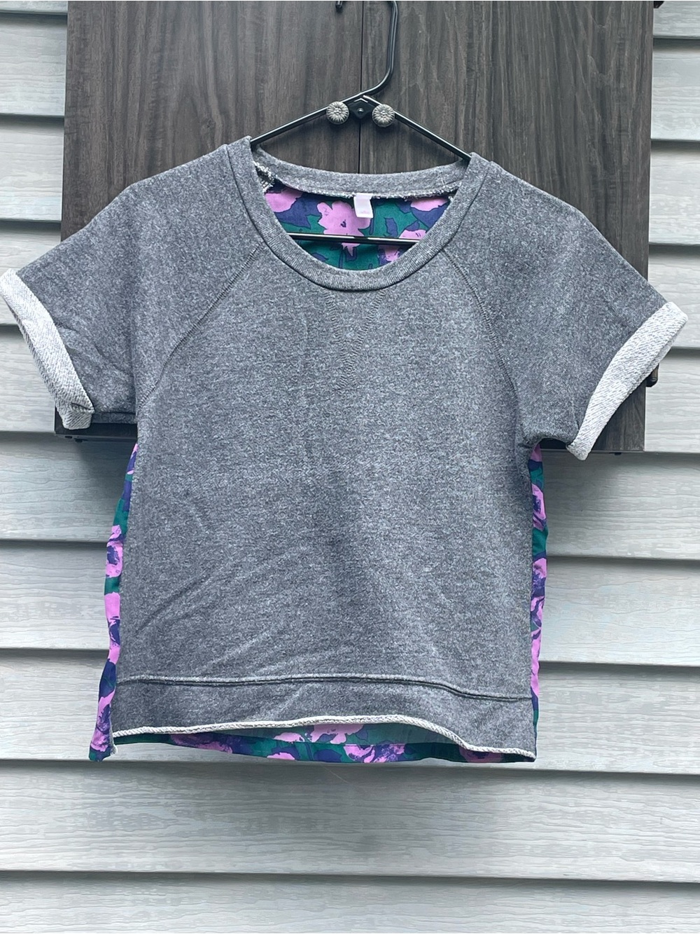 Xhilaration SS Gray/purple/green SM